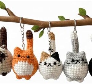 HAPLOVE Crochet Cat Set, 5 Pcs Cute Knitted Kitty Bag Charms, Soft Yarn, Kawaii Animal Backpack Purse Accessories, Keychain Making,Pet Lover Gifts for Women Girls Teens